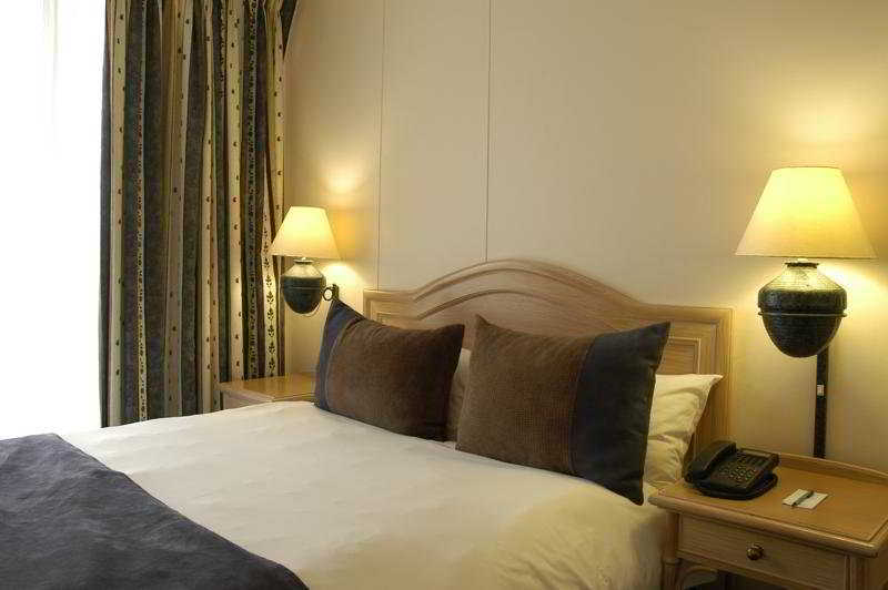 Dolphin Beach Hotel Self Catering Apartments Bloubergstrand Exterior foto